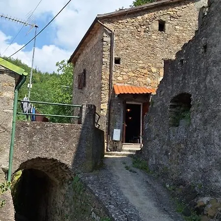 Apartment La Vecchia Stalla Varano (Massa-Carrara)